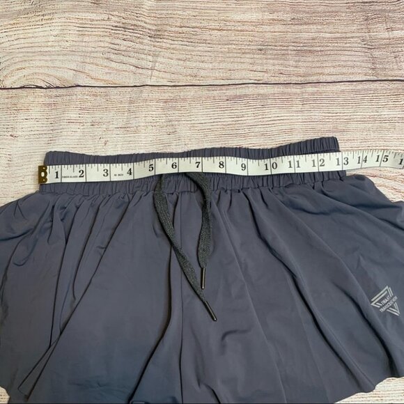 Keiki kona Gray 2 in 1 Flowy fitness Shorts Size Medium - Picture 10 of 13